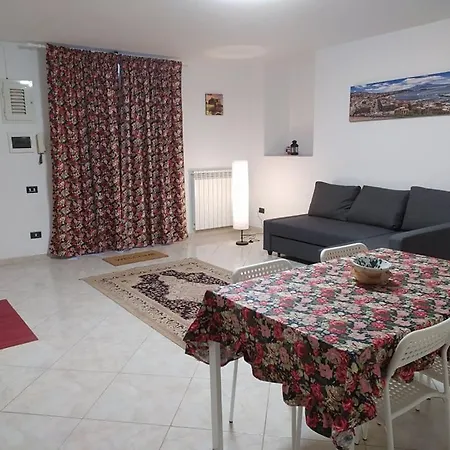 Maggie Capodimonte Apartment *