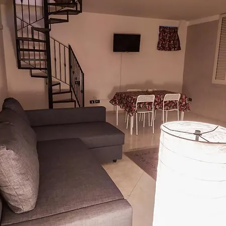 Maggie Capodimonte Apartment Naples
